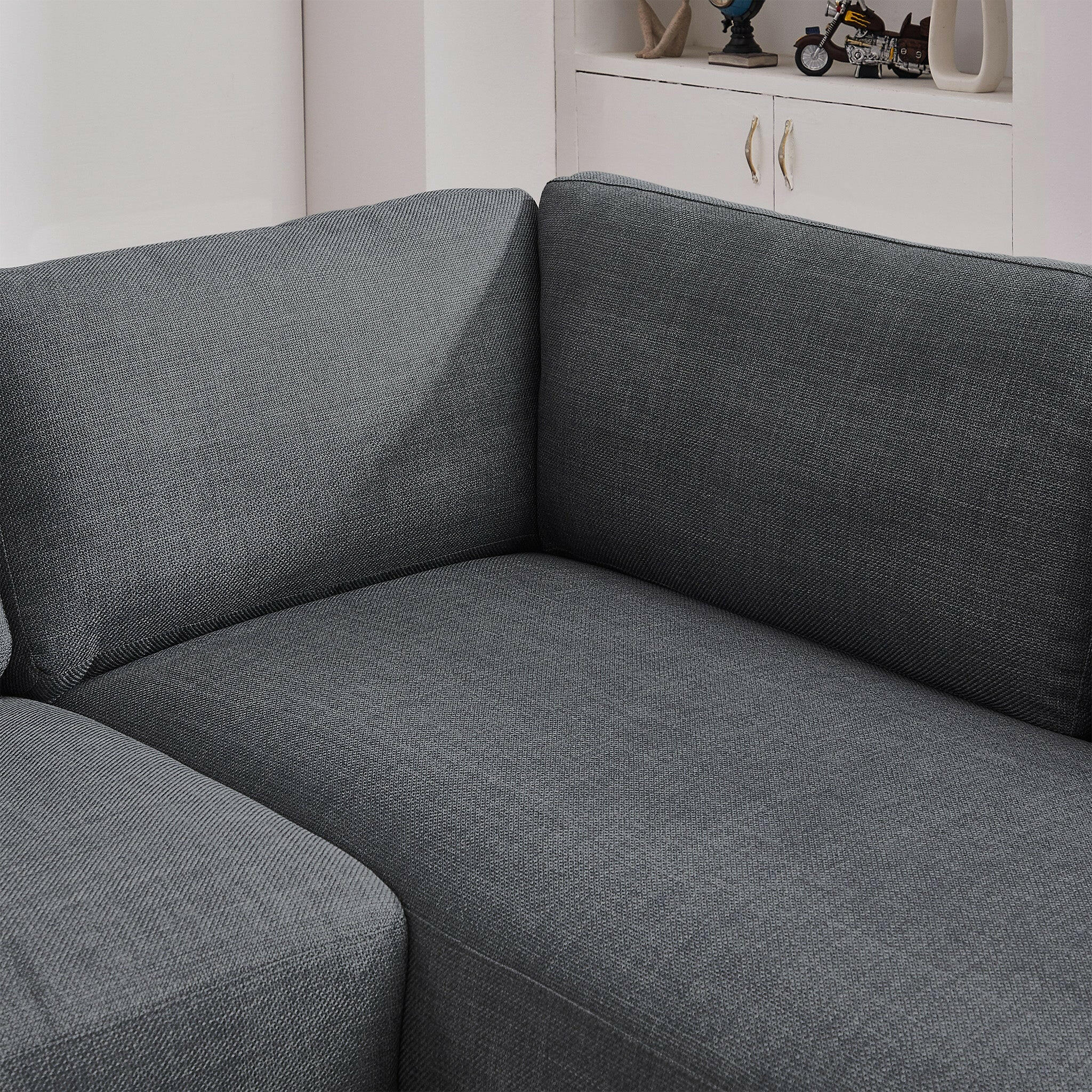 Glander Cozy Sectional Sofa (Right Facing).