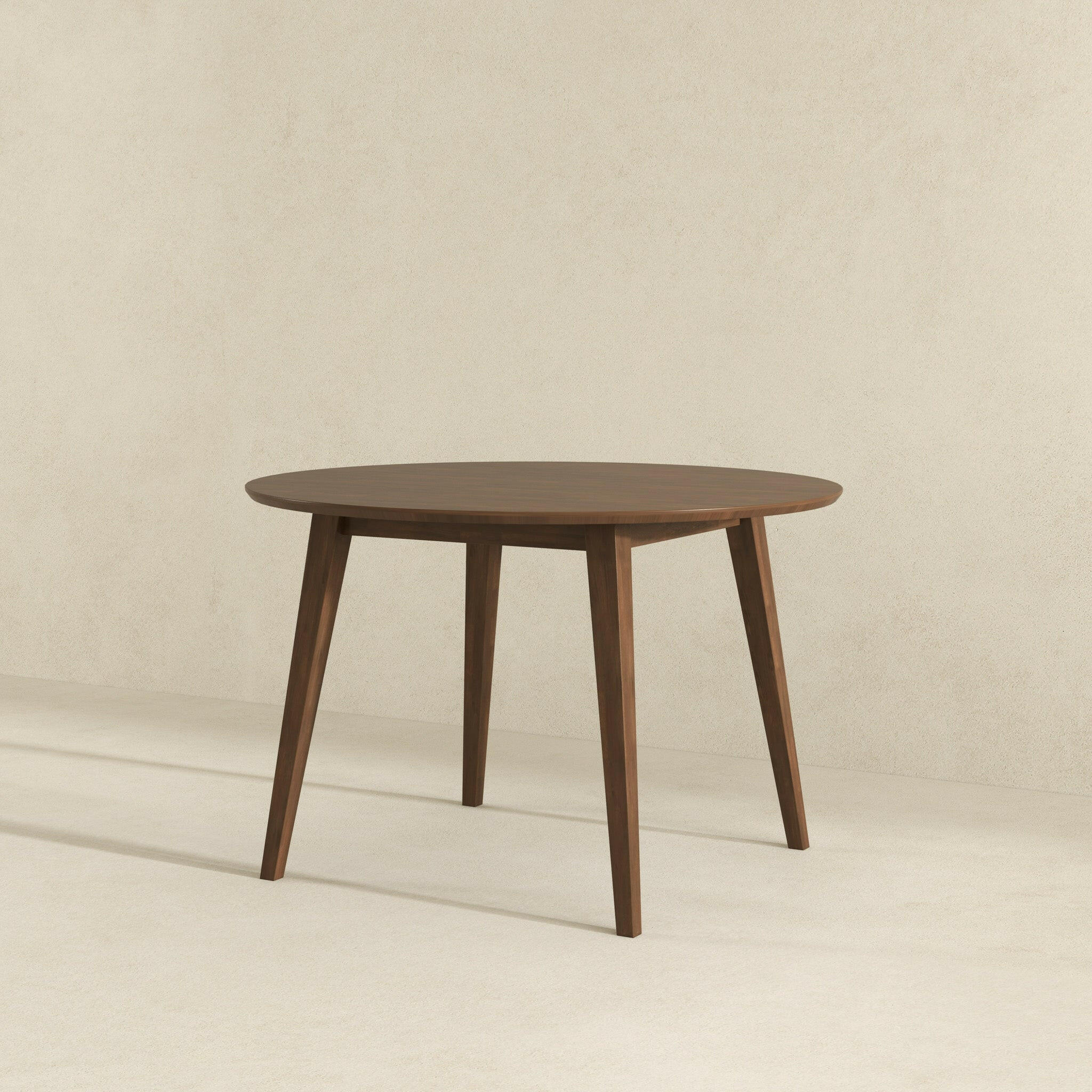 Lara Dining Table (Walnut).